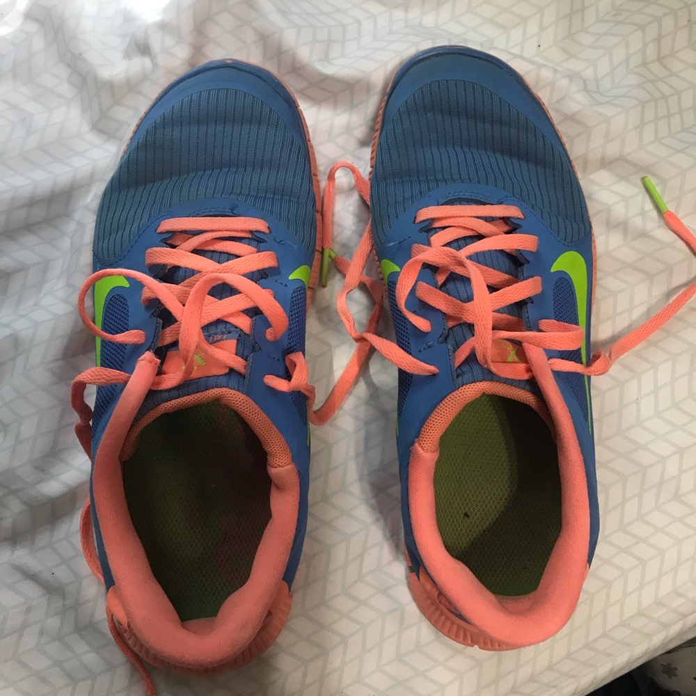 Women’s nike tennis shoes